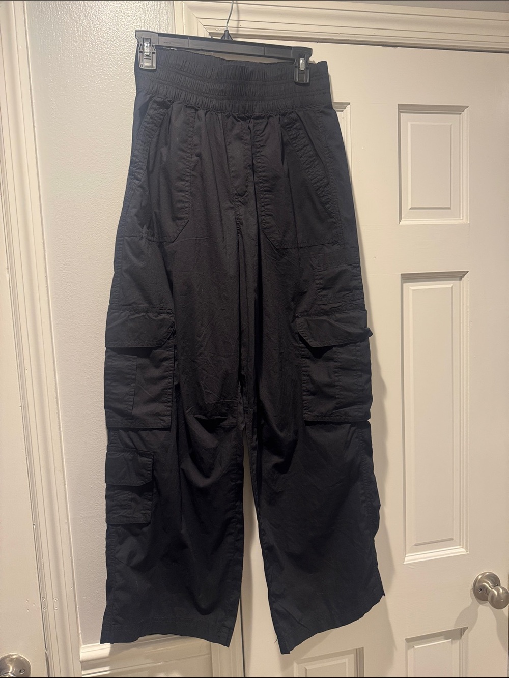 Aerie Women’s Black Cargo Pants with Elastic Waist